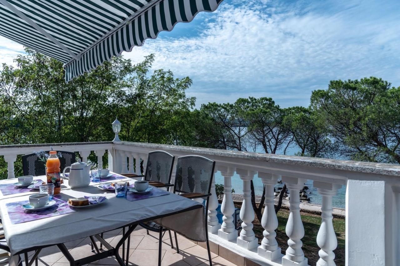 Apartment Bor - On The Beach Malinska Exterior foto