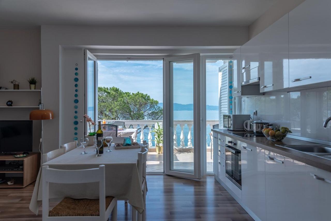 Apartment Bor - On The Beach Malinska Exterior foto