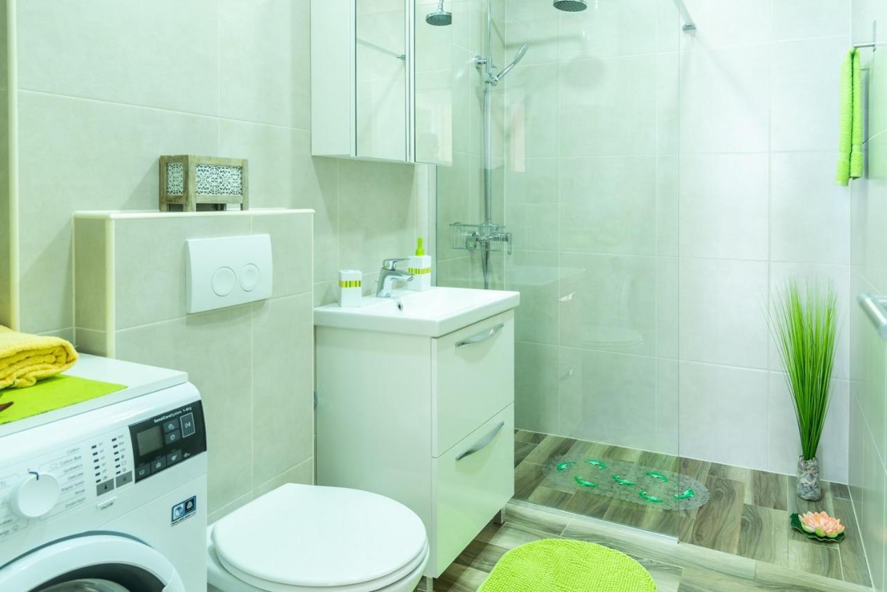Apartment Bor - On The Beach Malinska Exterior foto