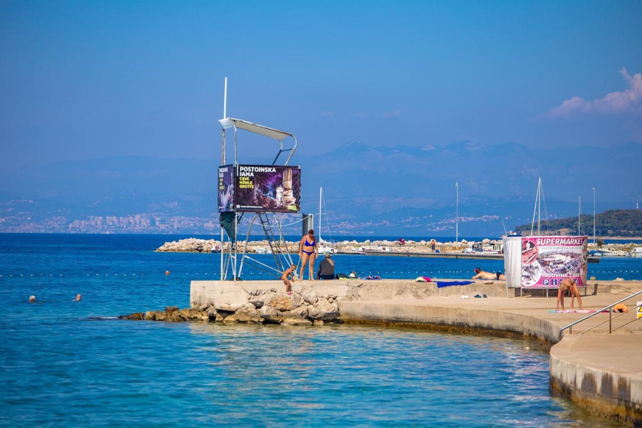 Apartment Bor - On The Beach Malinska Exterior foto