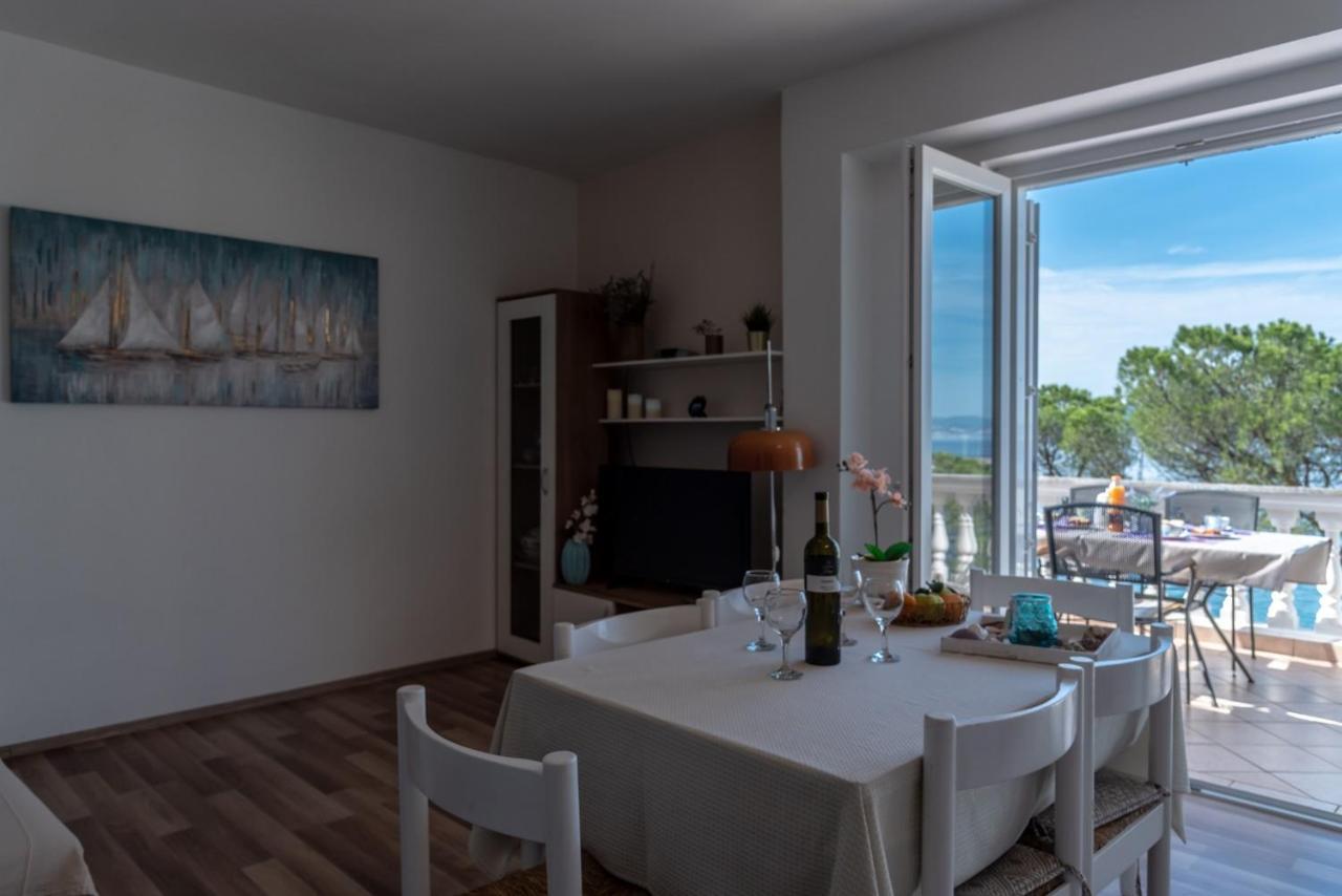 Apartment Bor - On The Beach Malinska Exterior foto
